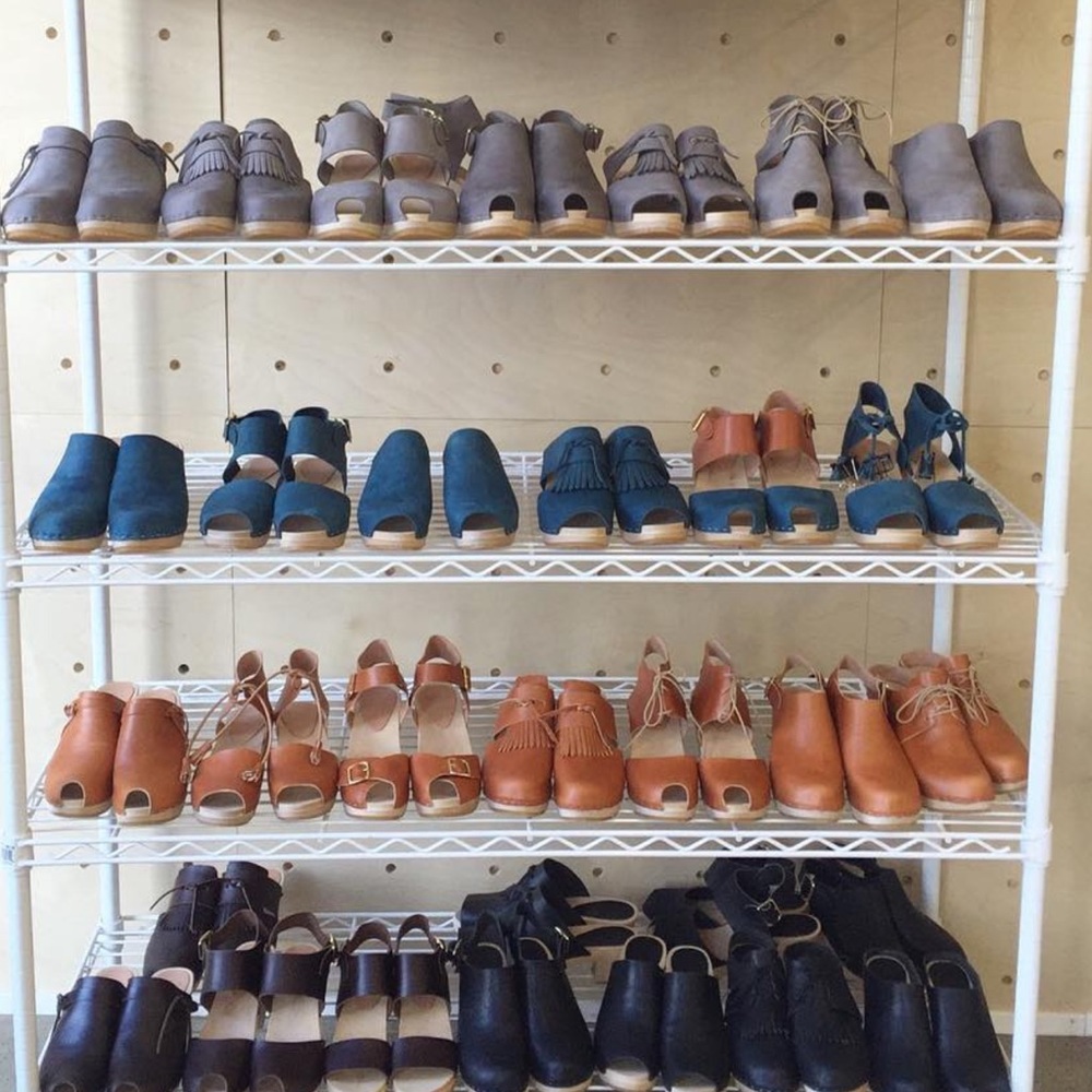Emma closed toe × 1
Peacock / 8-8 1/2 US (38) / Mid Heel